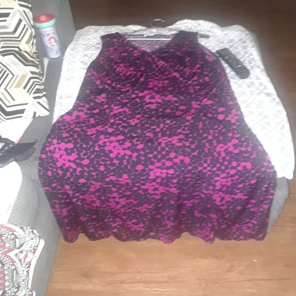 Dresses - Picture 2 of 4